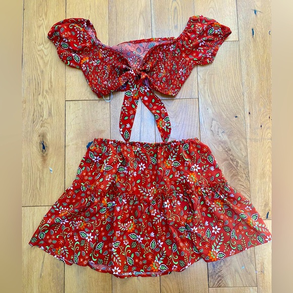 Skirt and crop top matching set with floral and plant patterns - Picture 2 of 4